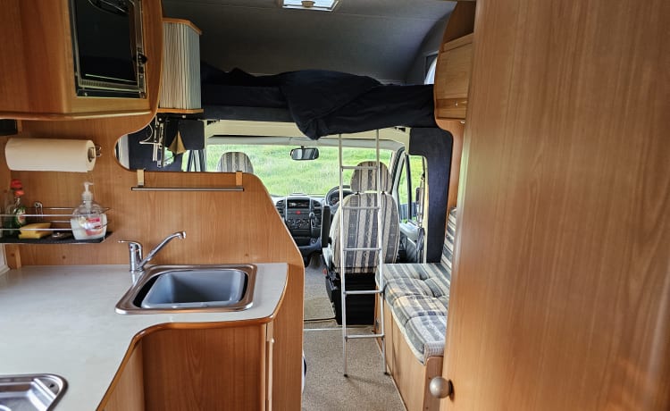 Ellie – Comfortable 4-Berth Motorhome with Large Garage for Hire