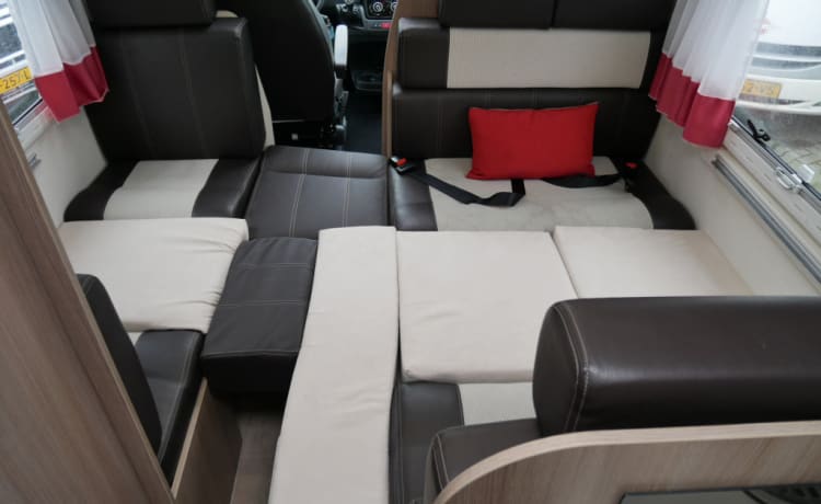 Challenger Genesis 256, semi integrale, 6 posti letto, 7 posti!!