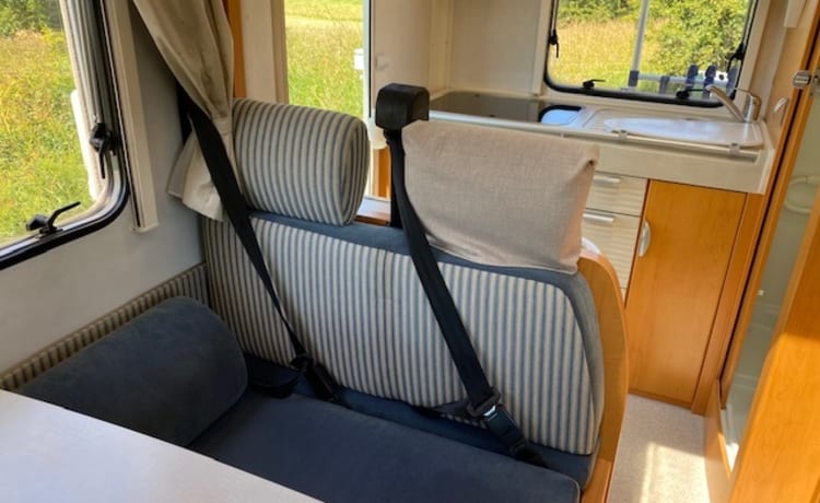 Beautiful Hymer family camper for rent with 6 belted places