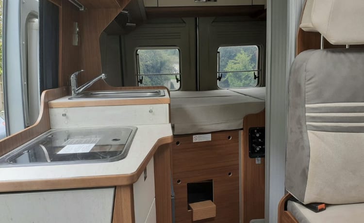 Fourgbzh – Van in Brittany 4 places and 3 beds