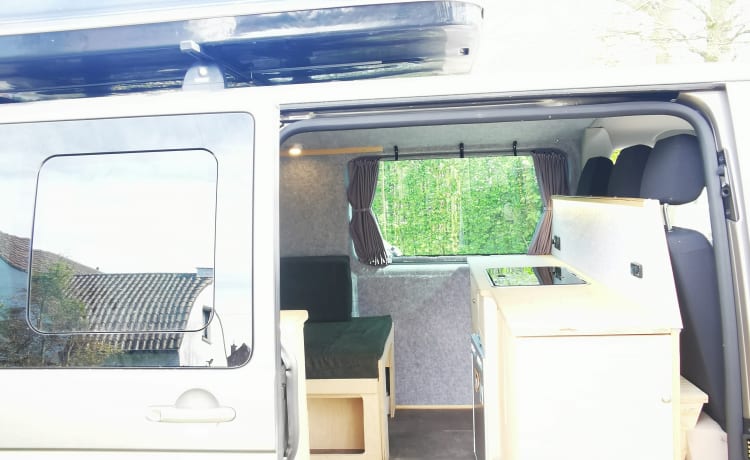 Confortable Volkswagen T6.1 personnalisé (automatique !)