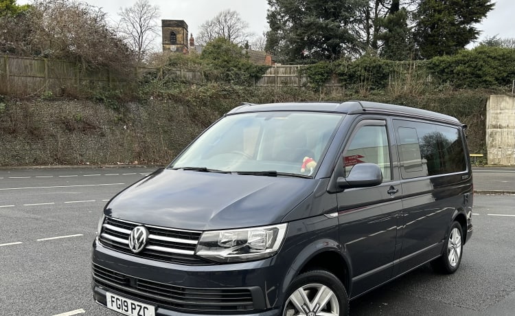 Roxie – 4 berth Volkswagen campervan from 2019