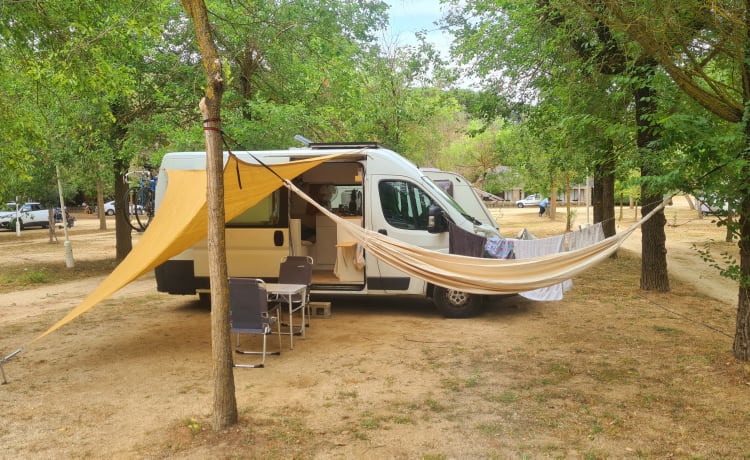 Bonnie – Cozy camper, your house on wheels! Perfect for wild camping.