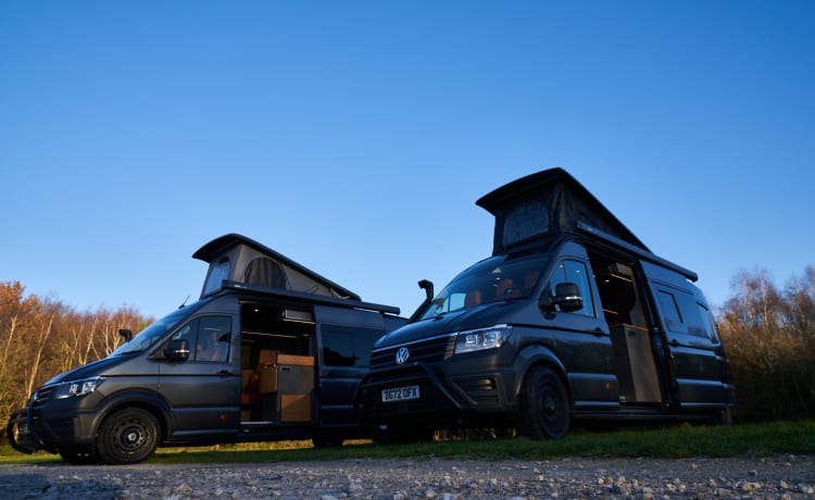 THUNDER – Prachtige VW Crafter camper met 4 slaapplaatsen uit 2022