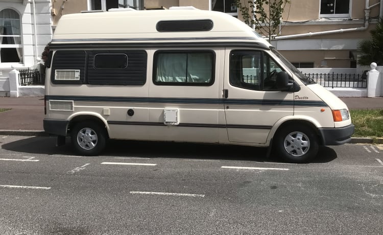 Gloria – Ford Duetto Campervan