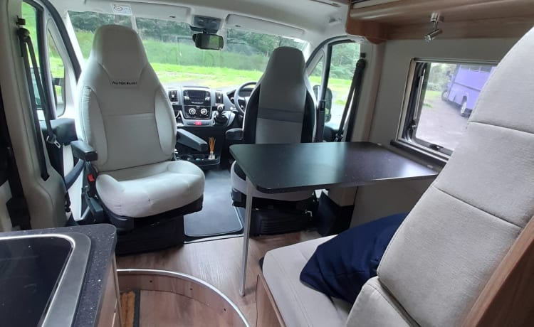 Victor – Fiat Ducato Autosleeper, comfort and convenience for great family tours