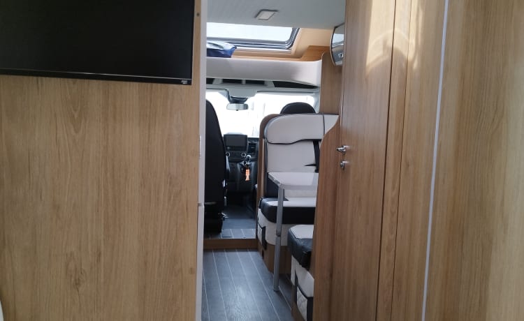 Brand New Roller Team Auto Roller 747, 6  Berth Luxury Motorhome