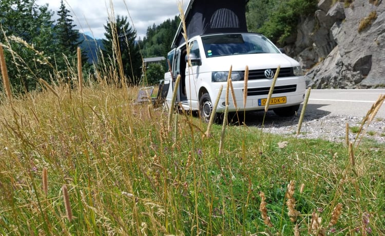 Gezellige 4p Volkswagen camper met nieuw interieur 