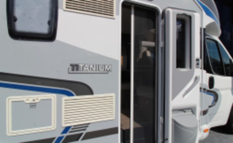 Titanium – Very nice Chausson 4 pers. motorhome