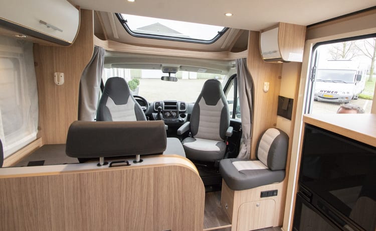 Luxe Sunlight T67 - automaat - heelijke luxe camper (2022)