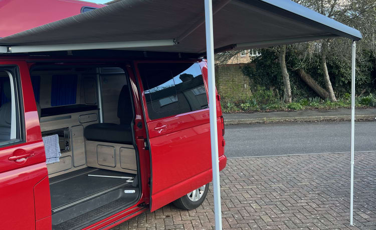 Dolly Daze – Volkswagen Campervan mit 2 Schlafplätzen ab 2021