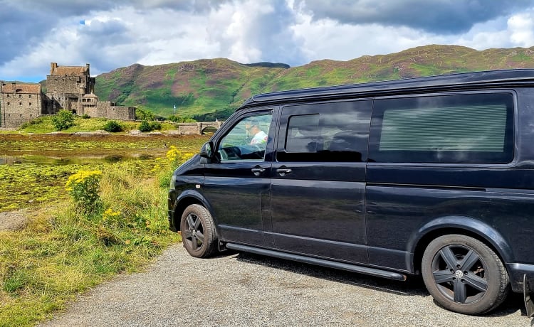 Monika – Vw family T5 -  LWB campervan sleeps 4 