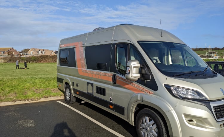 Amber – 2-persoons Peugeot bus uit 2021