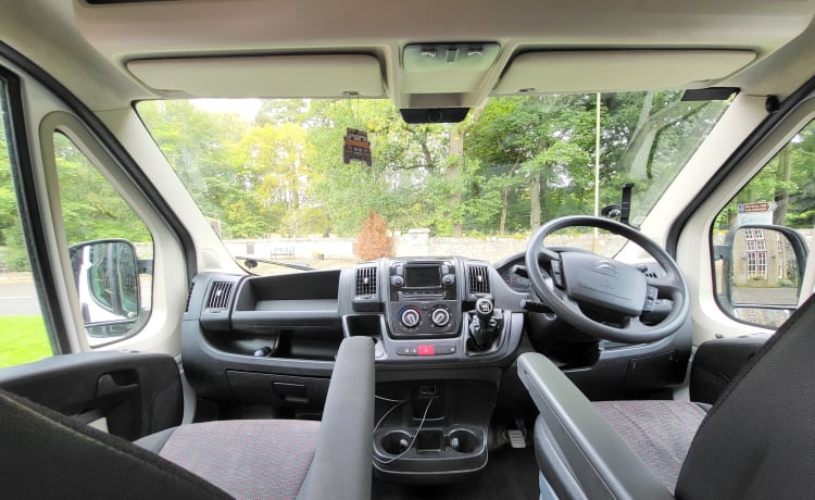 4-persoons Citroën campervan uit 2017