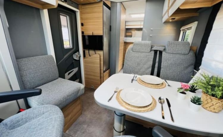 mijn camper – beautiful camper from 2021 with level system