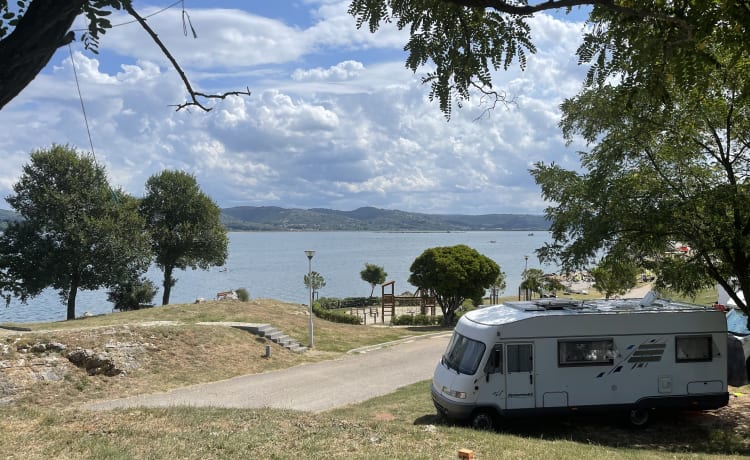 Camper2Go – 5p Hymer Integral from 1997, possibly with bicycles