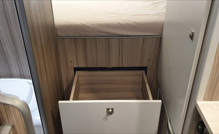 RENTACAMPA  – CAMPER 2 POSTI LETTO COMPLETAMENTE AUTO CONTENUTI CON WC E DOCCIA