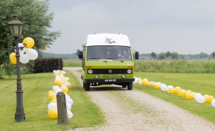 Manfred – VW LT28 - Op avontuur met onze sfeervolle 2p camperbus uit 1976!