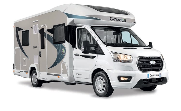 Camping-car spacieux neuf (2022) avec lit escamotable Kingsize - Chausson 720, modèle 2022