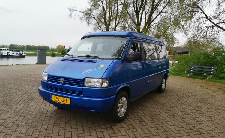 Volkswagen T4, camper extra lungo con tetto sollevabile 