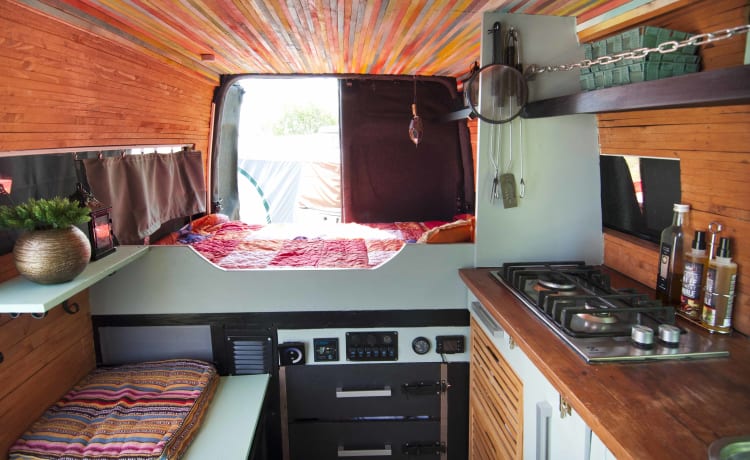 BLUEY – A super nice spacious two person camper