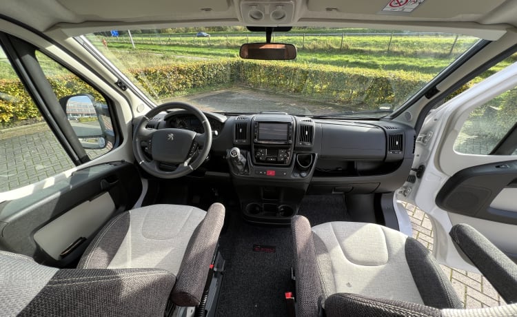 Red Pepper – Joli camping-car compact (2019) pour 2 personnes