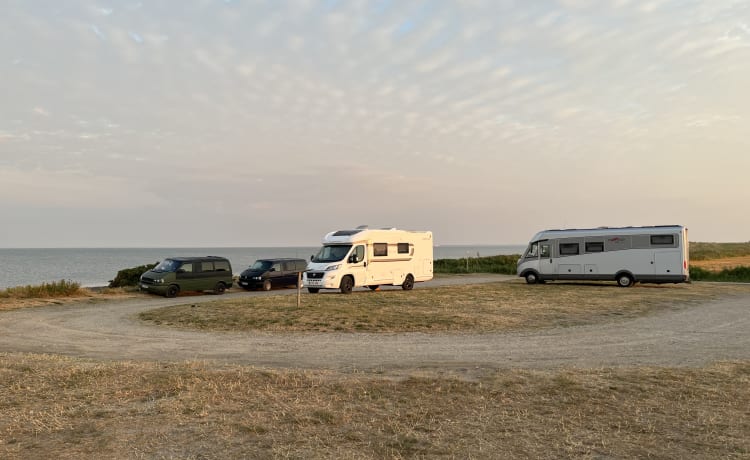 Florium – Camping-car de luxe pour 2 personnes (2020) du segment de la classe Fleurette !