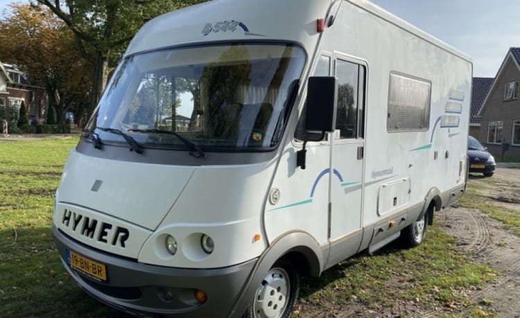 Gezellige 5 persoons Hymer B544 integraalcamper