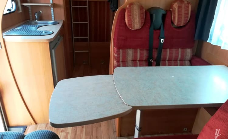 Motorhome 6 places 6 beds (4 adults 2 children)