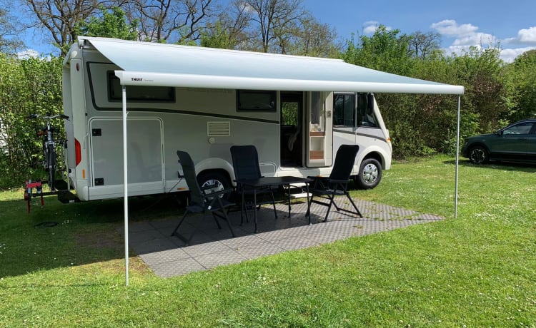 Luxe Familie Carthago integraal camper uit 2019 - 4 pers