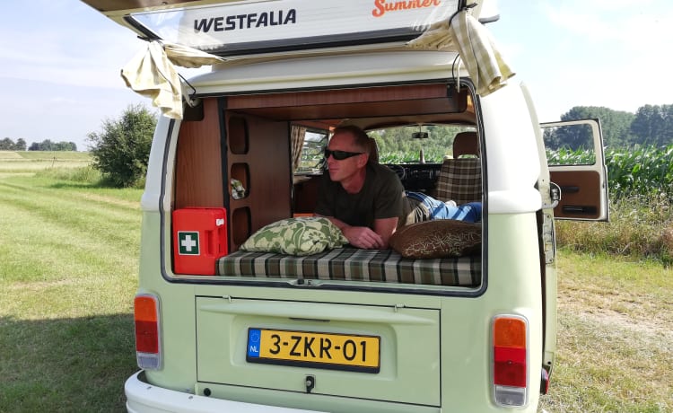 T2 Westfalia uit 1978 – Détendez-vous dans le style des années 70.