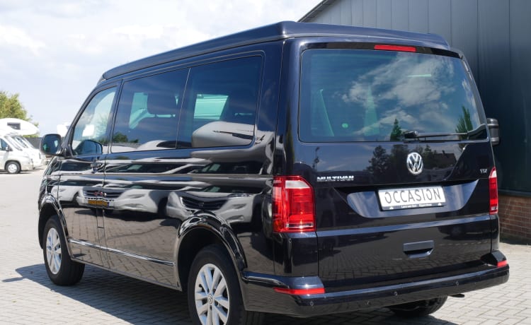 Volkswagen T6 Multivan 5 to 7 seats with pop-up roof!