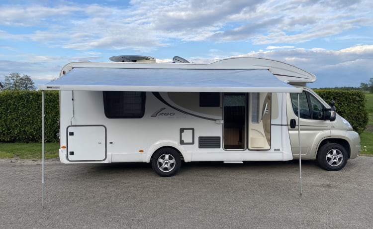 Burstner ixeo time 734 – Very luxurious camper queen-size bed air conditioning Nespresso