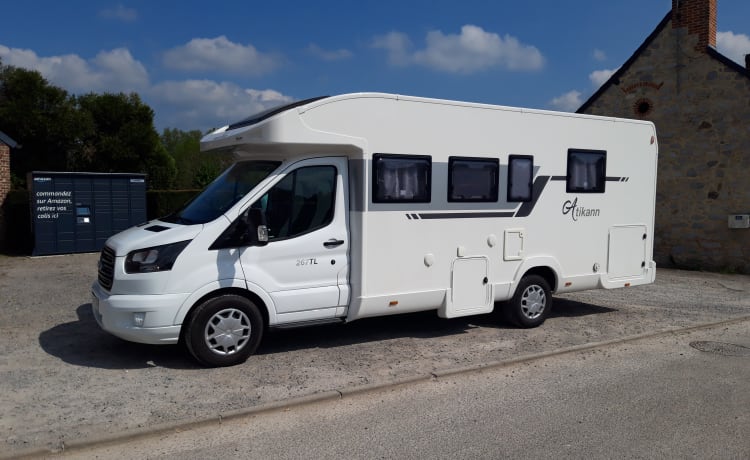 CAMPING CAR PROFILE 7,5M TOUT EQUIPE 2018 33000 KM