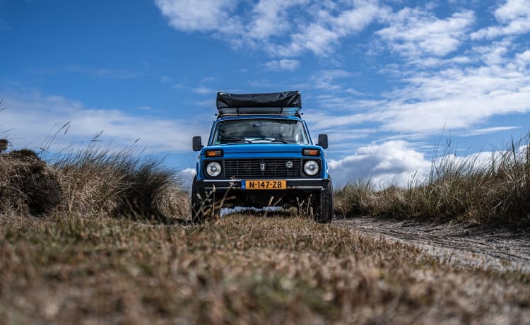 Pjotr – Lada Niva 4x4 met daktent