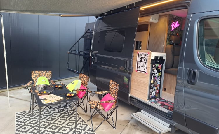 MoBillie on the road – Trendy en comfi Hymer camper 4p