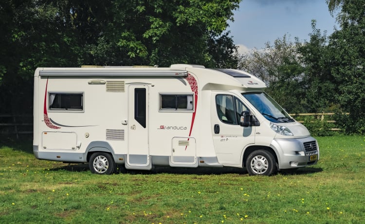 Making Memories! – Gezellige compleet ingerichte Fiat Ducato 4 persoons / Euro 5 motor