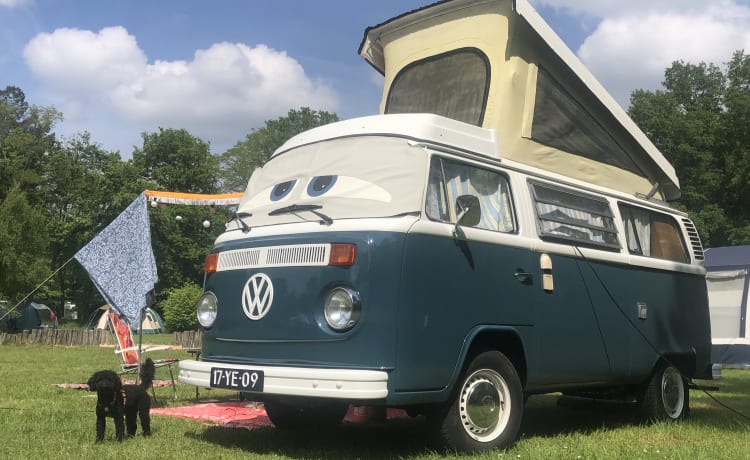 Corrie – 4p Volkswagen campervan uit 1975