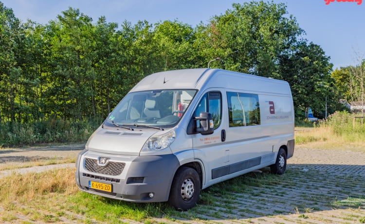 De vrijbuiter – 2p Peugeot camperbus L 3/H2 uit 2012