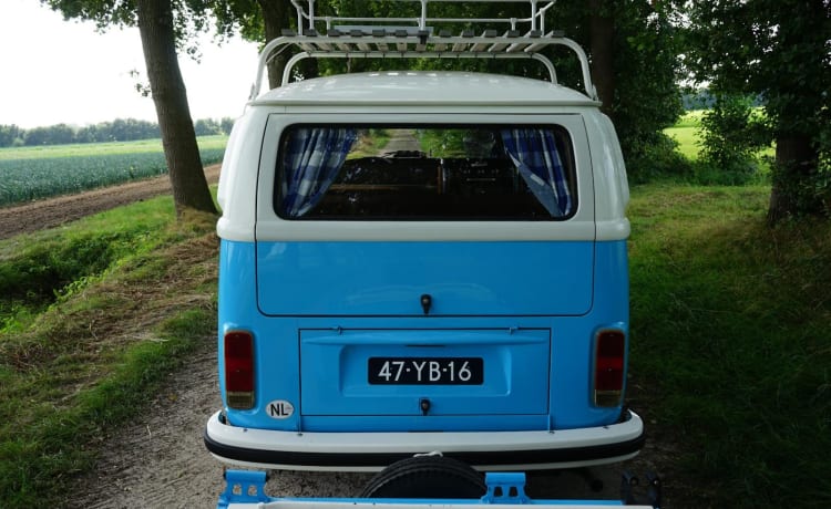 da's Toppy – 2p Volkswagen T2 B campervan uit 1977