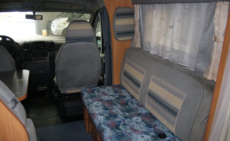 BEAUTIFUL SPACIOUS CAMPER