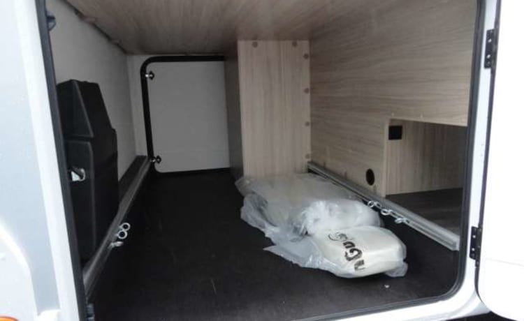 T690 – New Sunlight T690c semi-integrated camper 4 pers. Mj24