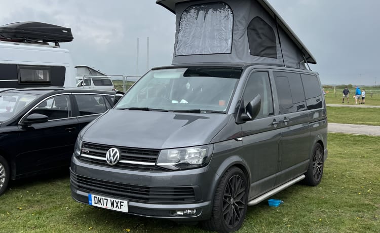 Bert !  – 4 berth Volkswagen,2017 4motion DSG Brand new conversion,