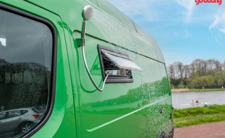 Renault automatic off-grid Camper fully equipped