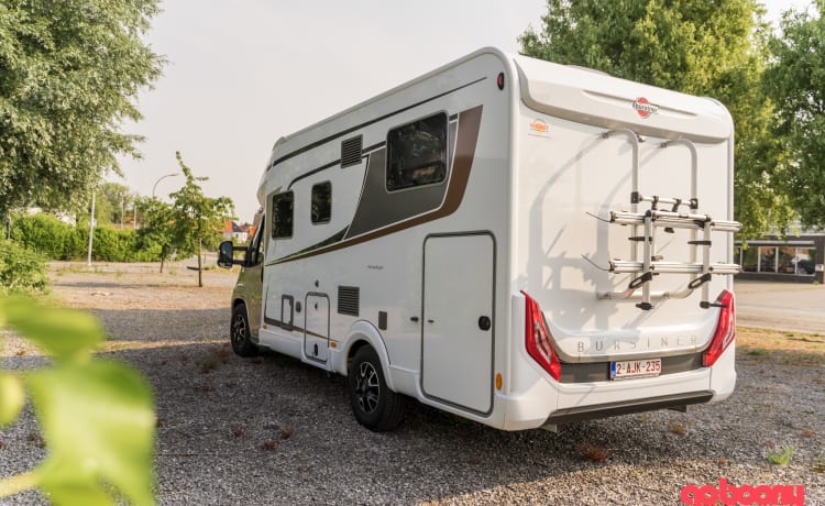 Spiksplinternieuwe mobilhome voor 4 personen