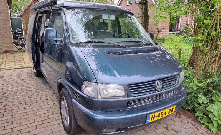 Volkswagen camper bus – 4p Volkswagen California von 2001 mit Allradantrieb