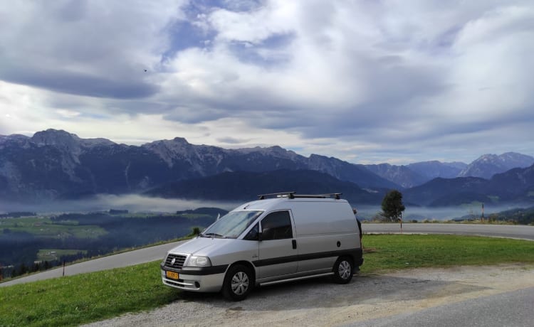 De Noorder Zon – Joli bus Fiat compact de 2005