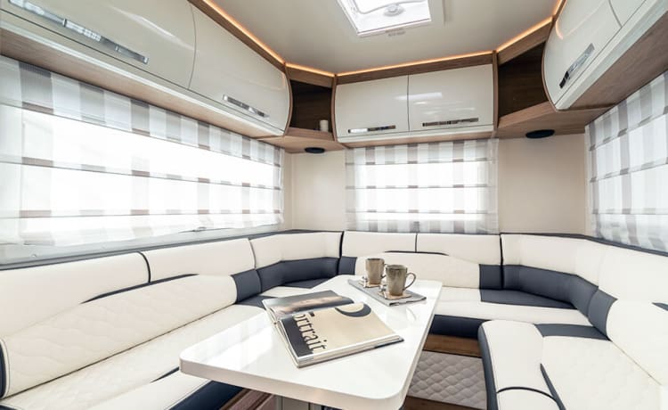 VIP 6 berth & 5 seatbelts – Animal ✅, WiFi, 2 téléviseurs, porte-vélos, repas extérieur