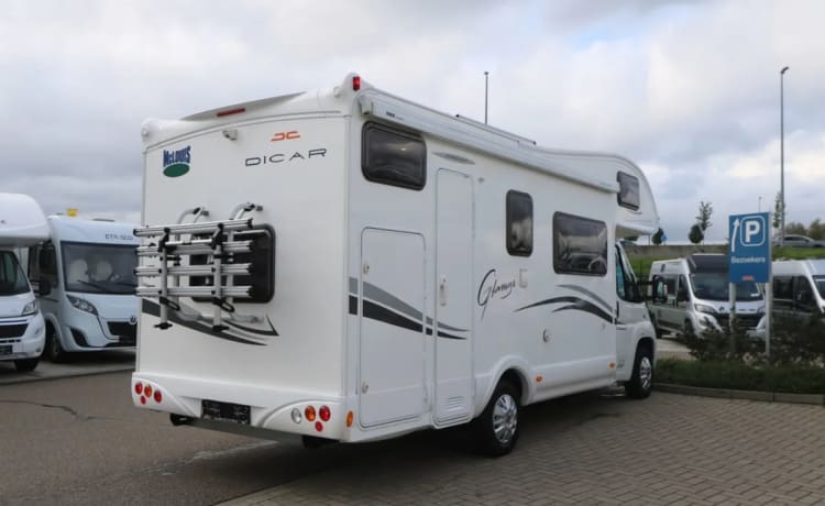 Ruime familie motorhome: Mc Louis Glamys 22 