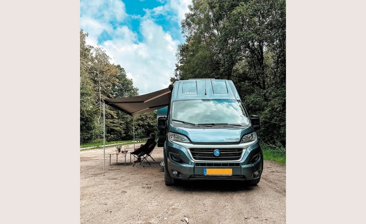 CLAY & GRACE - home away from home – sfeervolle 2-persoons Knaus buscamper uit 2019 met veel leefruimte